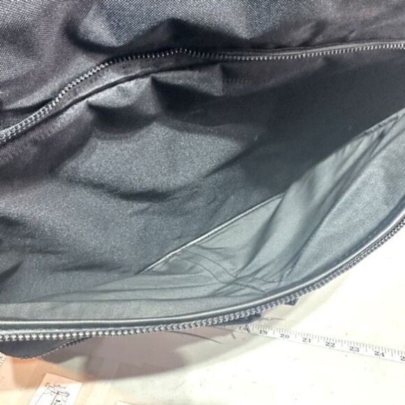 Hugo Boss Men’s Canvas Adjustable Strap Pockets Messenger Laptop Bag Black Large - Picture 9 of 10